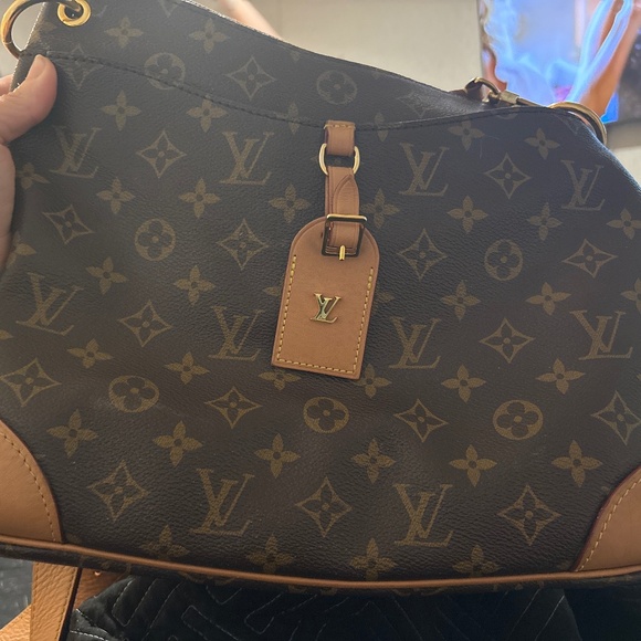 Authentic LV Sully MM - Picture 1 of 8